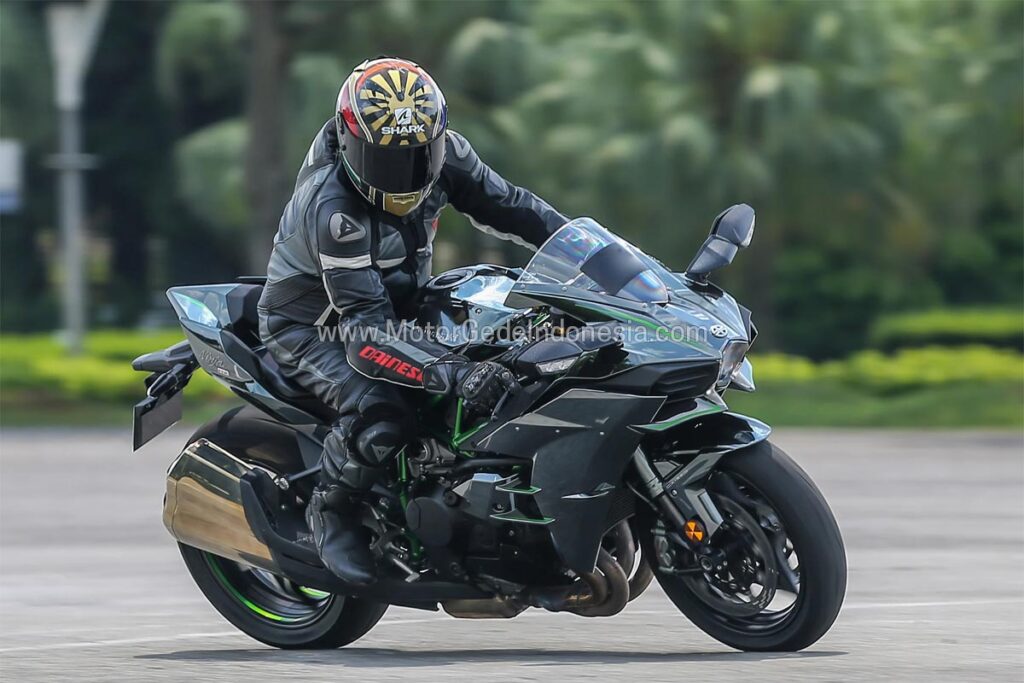 kawasaki ninja h2 salah satu merek motor gede terkenal di dunia