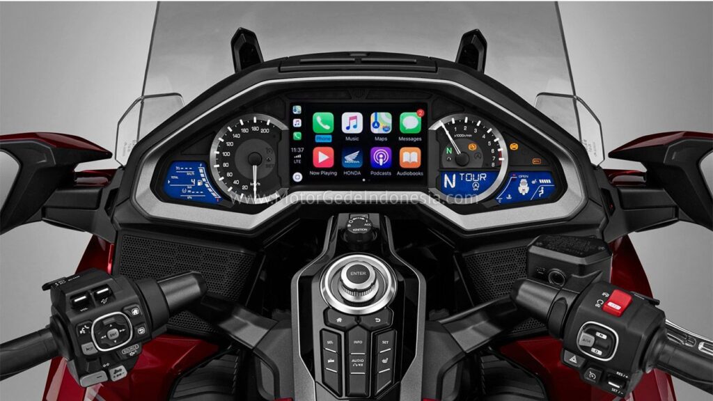 apple carplay motor gede honda gold wing 1800