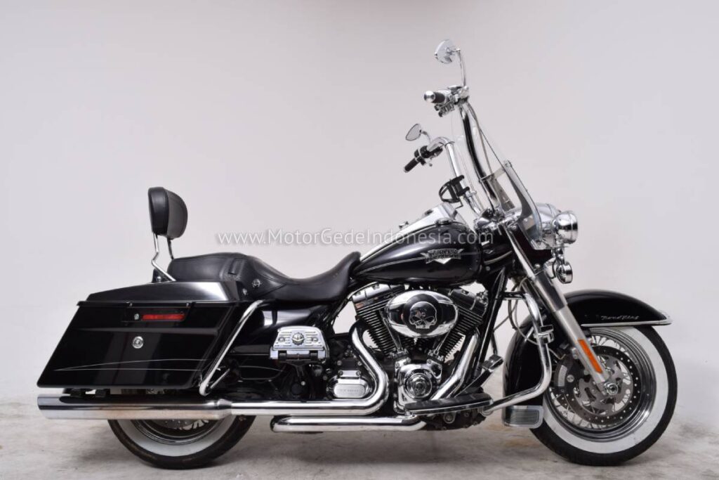 motor gede harley davidson road king