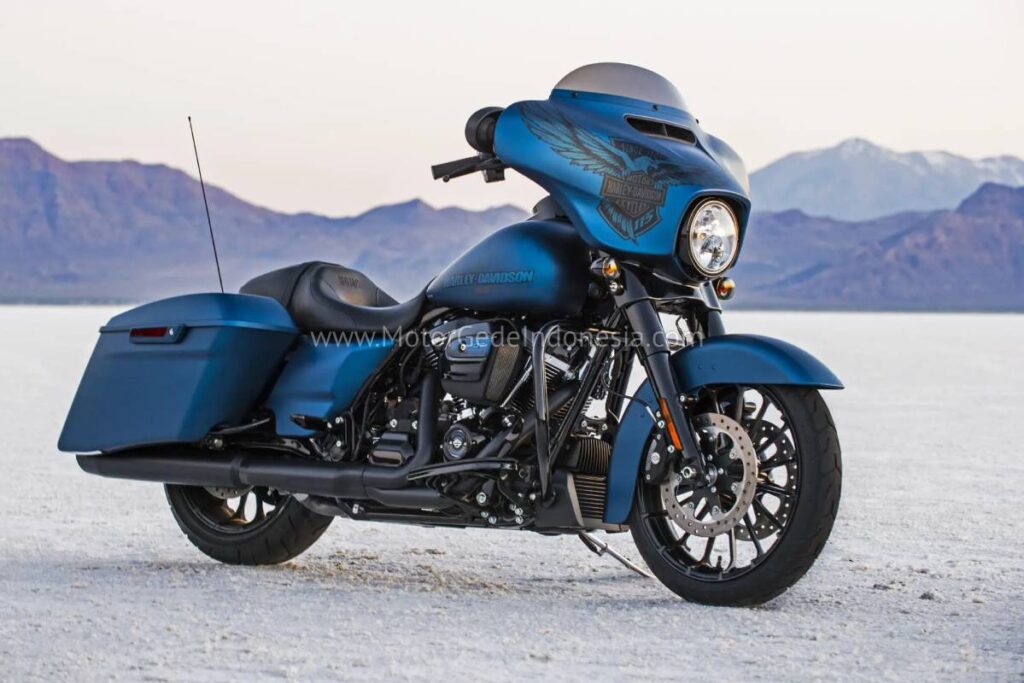 motor gede harley davidson stree glide